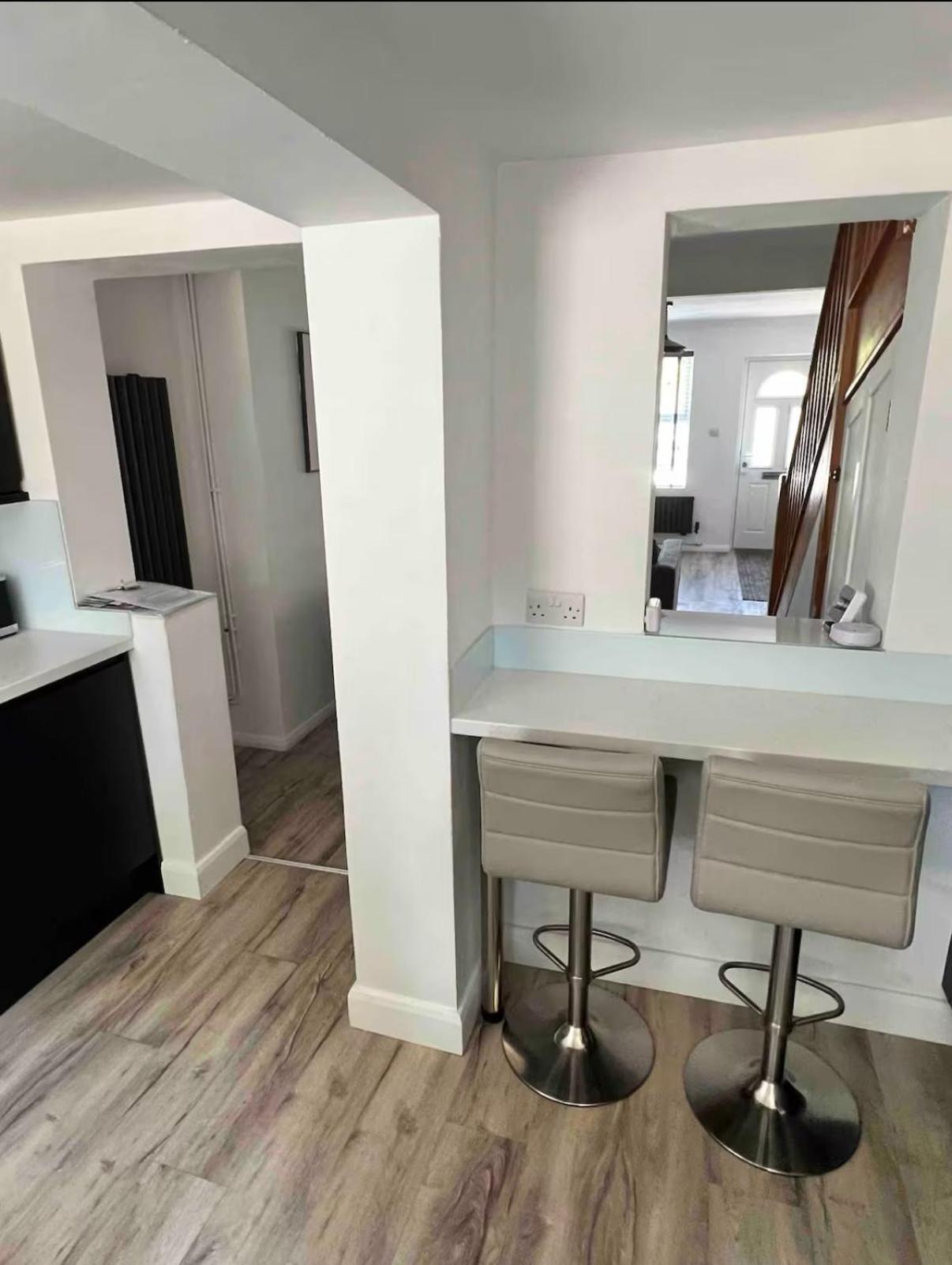 Modern 2 Bed House In Rainham, Kent - Central Location Rainham  Extérieur photo